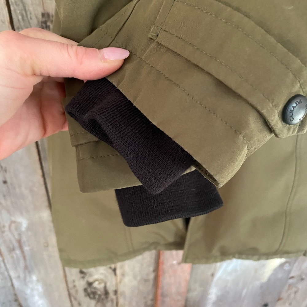 Canada Goose Parka - Picture 3 of 9